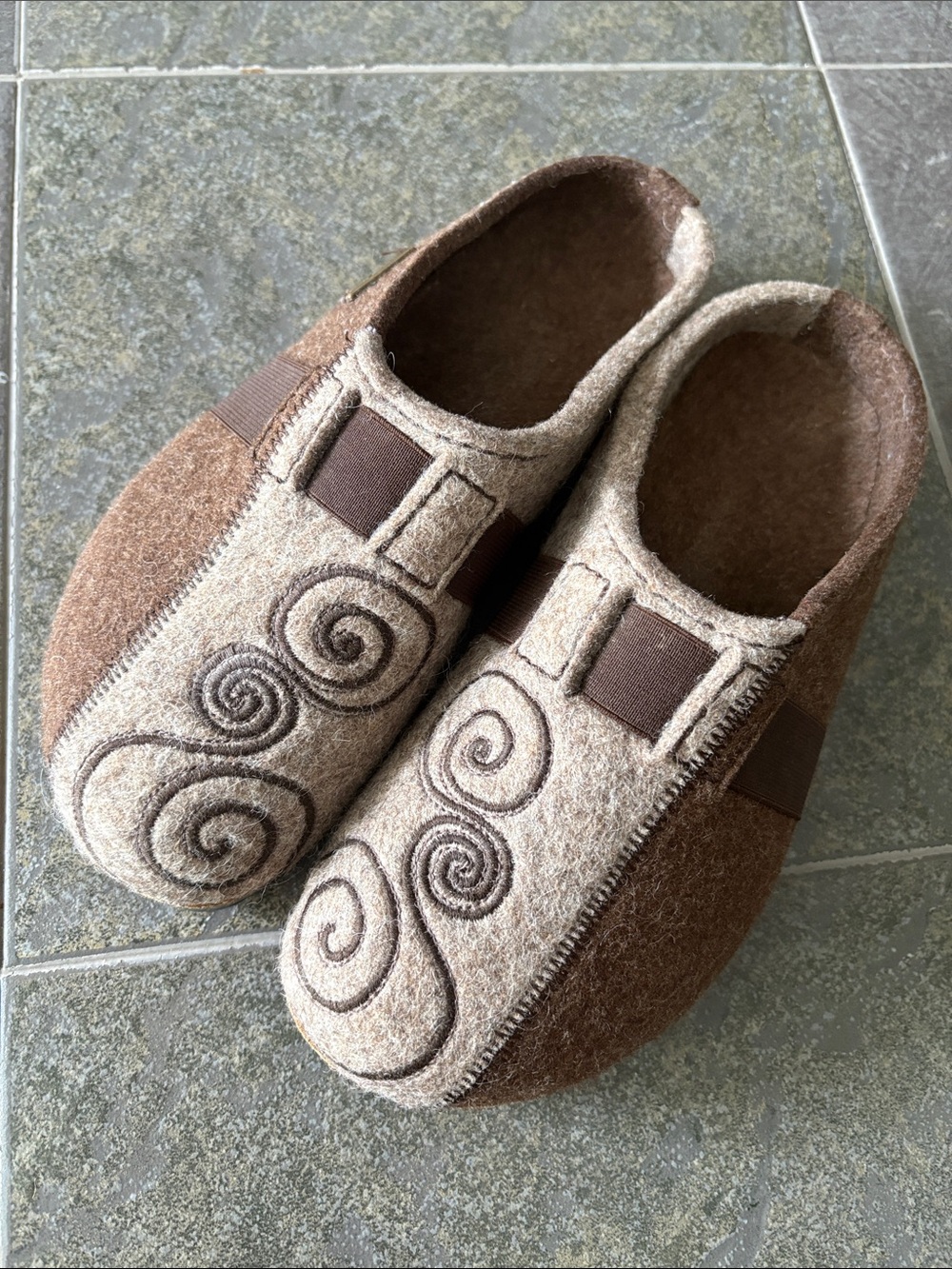 EUC Haflinger Women’s Wool Magic Clogs Sz 37.